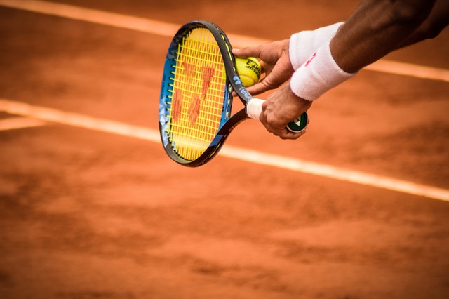 Łokieć tenisisty – najczęstsze objawy i metody leczenia